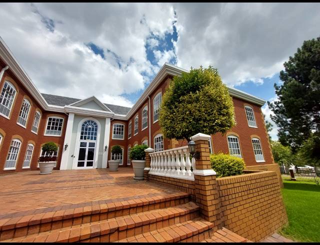386M² OFFICE TO LET IN BRYANSTON